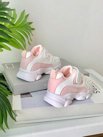 2-8岁男女童休闲运动鞋，柔软舒适的幼儿学步鞋，女童户外防滑耐穿跑步鞋，女童春秋季厚底轻便减震真皮运动鞋，女童秋冬季软底舒适轻便休闲鞋