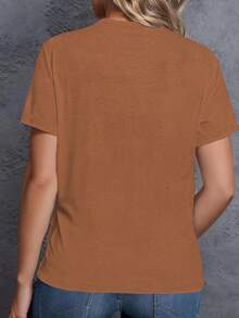 1Pcs Women's "God Is Good" Christian Shirt, Religious Women's T-Shirt, Bible Verse Shirt Gift, Casual Round Neck Short-Sleeved Church Attire, Inspirational Religious Clothing Suitable For Everyday Wear, Creative Christian Gift, Polyester Blend Fabric, Machine Washable. - 咖色 - 查看 5