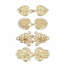 4-Piece Vintage Zinc Alloy Swivel Clasp Set: Elegant Shawl Collar Clip, Cardigan Fastener, Shirt Clip, Coat & Scarf Clip. Available In Antique Silver / Antique Bronze / Gold / Iridescent. A Refined Gift For Both Men And Women, Suitable For Diverse Occasions: Daily Commutes, Office Meetings, Business Trips, Dates And Dinners, Wedding Banquets, Parties, Travel Outfits, And Holiday Styling. - 4件套 - 查看 11