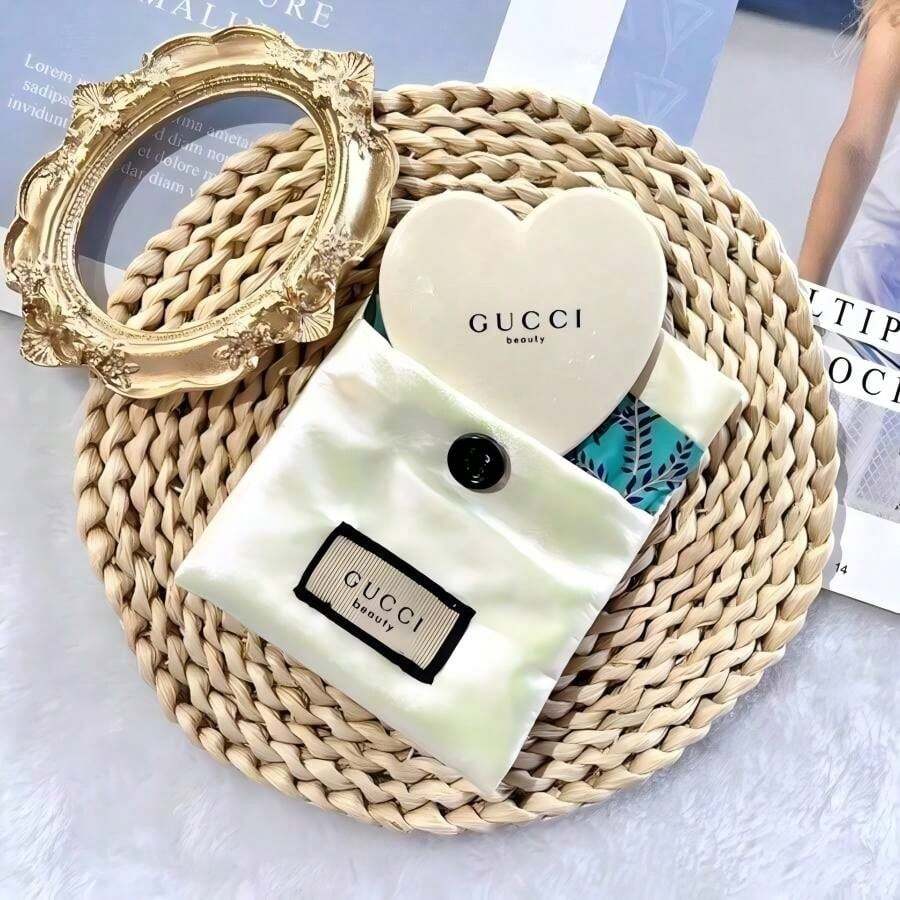 Gucci 粉色帆布化妆包，适合作为节日礼物送给女朋友或朋友。 - 白色 - 查看 1