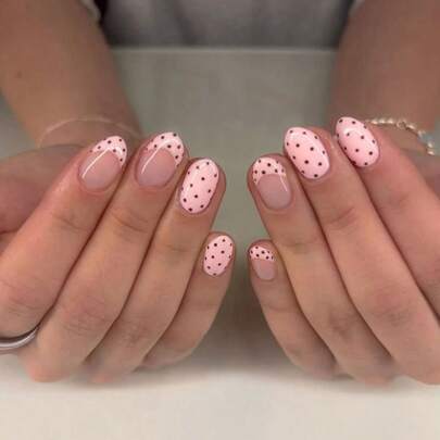 24pcs Short Oval Polka Dot, Floral And Striped French Acrylic Press-On Nail Stickers, Perfect Fit For Fingertips, Set Includes: 1pc Jelly Gel And 1pc Nail File. Short Polka Dot Nails Make Your Fingertips Shine Brilliantly, Suitable For Parties, Dancing And Daily Use. Nail Supplies