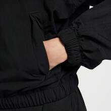 Nike 女士 AS W NSW OS 教练 JKT MOD 梭织夹克（无帽）IF0213-010 - 黑色 - 查看 6