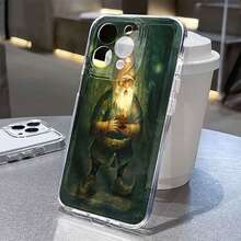 Gnomo con una cálida luz. Gnomo mágico con fuego. Esta elegante funda es compatible con los modelos  17, 16, 15, 14 Pro Max, 13, 12, 11, XR y XS Plus. Fabricada en silicona TPU, ofrece protección contra golpes y caídas, además de una sensación superior. Es un regalo ideal para familiares, amigos y seres queridos, y una opción perfecta para San Valentín.fundas para ,fundas,accesorios para celular,fundas para celular,fundas para  13,funda  13,funda  16,funda  17 pro max,funda  15,fundas para  16,fundas  11,fundas ,Duende,Trébol,cerveza,Día de San Patricio - transparente - Ver 3