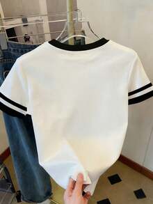 大码女式蝴蝶花朵印花圆领短袖T恤，柔软合身，四季皆宜，美国印制发货，休闲白色夏季款 - 白色 - 查看 3