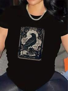Camiseta de mujer con estilo gótico, estampado de cuervos y cuervos - Manga corta, cuello redondo, estilo bohemio en negro y blanco, duradera para uso casual y formal, lavable a máquina para todas las estaciones, adecuada para el hogar, cafeterías, oficina - Diseño de arte de cuervos - Blanco - Ver 6