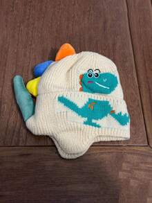 可爱恐龙儿童针织帽，恐龙外观设计，带有可爱恐龙元素的帽子，适合男孩和女孩，可爱的熊耳朵在万圣节和圣诞节非常受欢迎，百搭休闲风格，婴儿针织帽，婴儿用品，圣诞节儿童，婴儿帽，女童帽，儿童用品，新款时尚帽子，冬帽，冬帽，儿童帽，女婴帽，男婴帽 - 針織帽-恐龍 - 查看 11