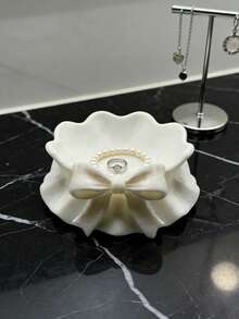 1个优雅首饰收纳托盘，采用荷叶形设计，饰以迷人蝴蝶结，3D打印工艺，是梳妆台的完美之选，也是理想的礼物。 - 彩色 - 查看 4