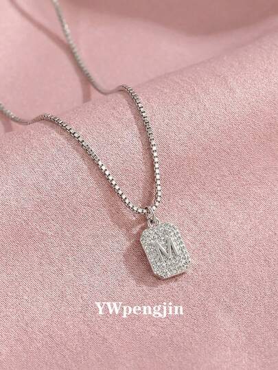 1pc Fashionable Versatile Cubic Zirconia Decorated Square Letter Pendant Necklace With Stainless Steel Chain, Suitable For Children, Boys, Girls, Girlfriends, Friends, Family, Sisters, Street Parties, Banquets, Holidays, Anniversaries, Valentine's Day, Mother's Day, Back To School, Graduations, Birthdays And Other Occasions, A Charming Jewelry Gift For Daily Wear