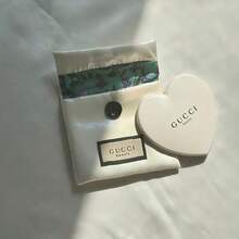 Gucci 粉色帆布化妆包，适合作为节日礼物送给女朋友或朋友。 - 白色 - 查看 7