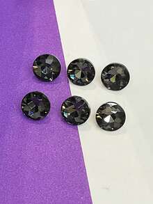 6 chiếc cúc trang trí hình tròn đường kính 1.2cm màu đen và xám, chất liệu thủy tinh giả kim cương, cán bằng đồng, thích hợp cho áo sơ mi nữ, áo khoác cardigan và các loại trang phục khác. - Kiểu dáng tròn màu đen và xám - Xem 2