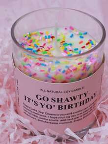 1个大号马克杯，生日快乐！祝您生日快乐，并祝您在新的一年里拥有更多美好的回忆。愿您的生日如同这支可爱的磨砂蜡烛般甜蜜，愿新的一年充满乐趣、冒险和值得分享的精彩瞬间。生日快乐！适用于所有生日庆祝活动！罐装蜡烛、蜡烛、礼物、家居装饰、生日装饰、生日蜡烛、装饰品。