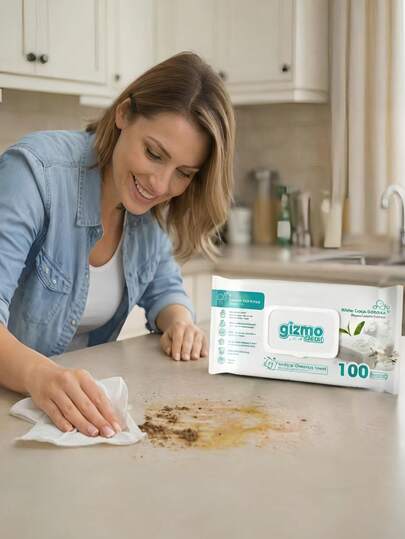 Deze verpakking met 3 reinigingsdoekjes is ontworpen om effectief vuil, stof en aanslag van de meeste huishoudelijke oppervlakken te verwijderen en zorgt voor een grondige reiniging. Laat geen strepen achter en zorgt voor een vlekkeloos resultaat. Elke verpakking bevat 100 dikke, grote doekjes en is verkrijgbaar in verschillende geuren.