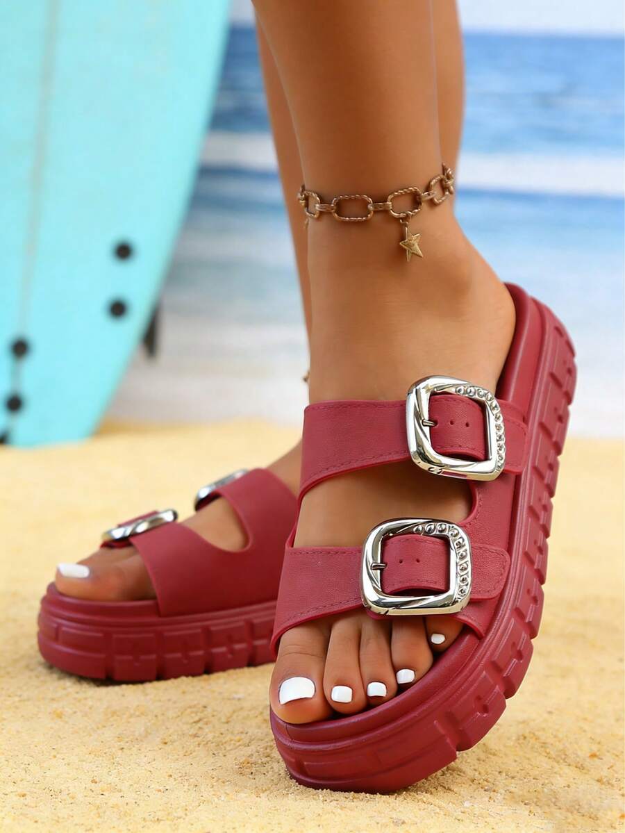 FZY These 2026 Spring/Summer New Women's Flat Sandals Feature A Non-Slip Thick Sole, Stylish Solid Colors, Buckle, And Adjustable Design. Suitable For Outdoor Beach Activities, Travel, Parties, Etc., They Are Ideal For Students And Working Professionals Commuting To Work Or Wearing During The Back-To-School Season. They Are Also Essential Lounge Slippers For Women, And Make Great Holiday Gifts For Couples And Friends. Valentine's Day Couple Beach Shoes Are A Perfect Choice For Outdoor Beach Wear. Made Of Durable, Lightweight, Soft, And Comfortable EVA Material, They Are A Top Choice For Everyday Wear In Spring And Summer.Must-Have Outfits For Valentine's Day - 紅色 - 查看 1