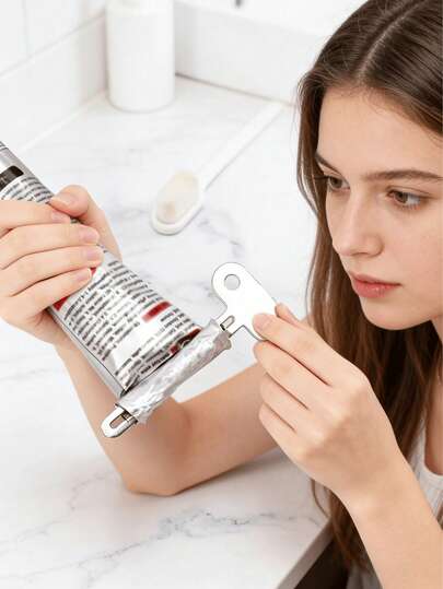 1pc Manual Toothpaste Squeezer, Tubular Dispenser Tool, Bathroom Toothpaste And Facial Cleanser Squeezer, Bathroom Accessory, Suitable For Tubular Skincare Products Such As Toothpaste, Hand Cream, Tubular Pigments, Glue Squeezer Tool, Easy To Operate, Unisex, Random Style And Color