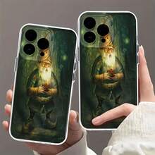 Gnomo con una cálida luz. Gnomo mágico con fuego. Esta elegante funda es compatible con los modelos  17, 16, 15, 14 Pro Max, 13, 12, 11, XR y XS Plus. Fabricada en silicona TPU, ofrece protección contra golpes y caídas, además de una sensación superior. Es un regalo ideal para familiares, amigos y seres queridos, y una opción perfecta para San Valentín.fundas para ,fundas,accesorios para celular,fundas para celular,fundas para  13,funda  13,funda  16,funda  17 pro max,funda  15,fundas para  16,fundas  11,fundas ,Duende,Trébol,cerveza,Día de San Patricio - transparente - Ver 4