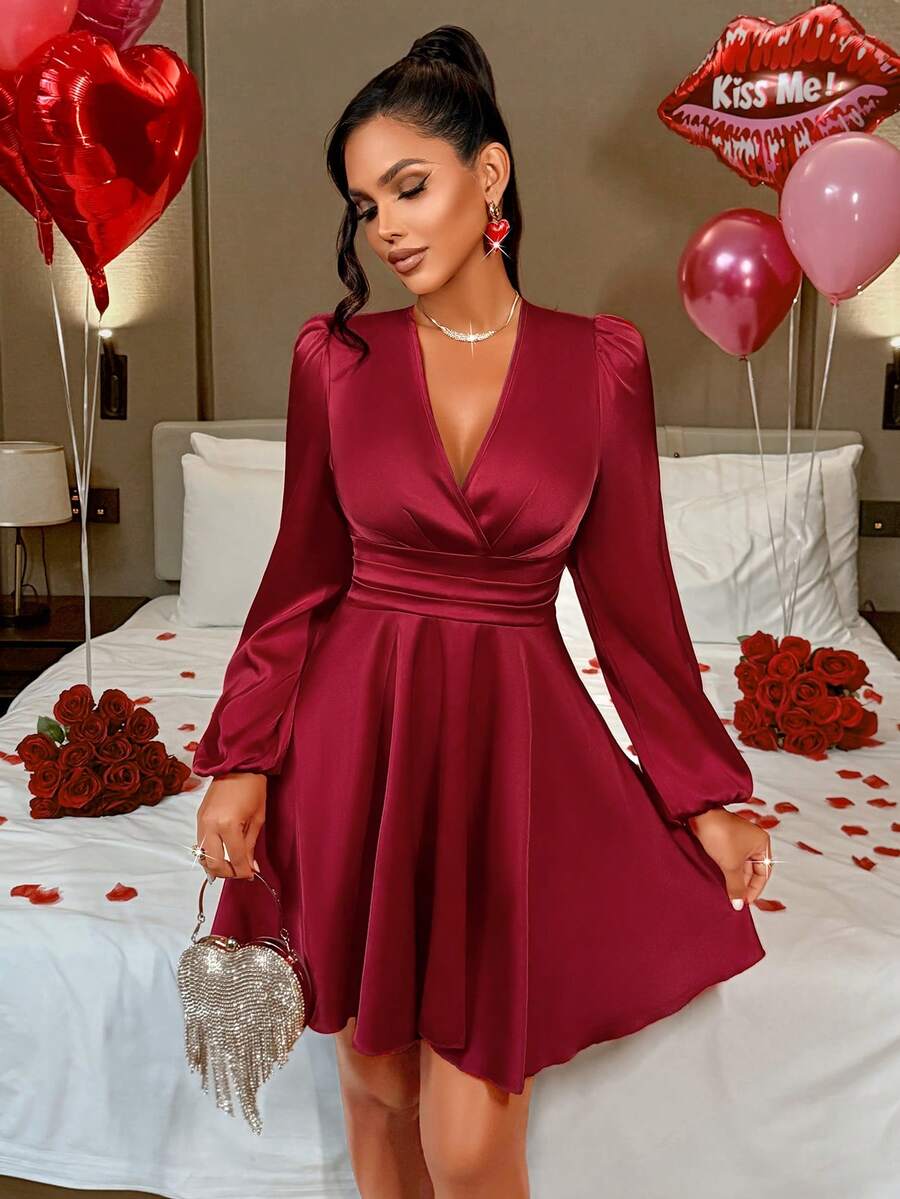 AIJ 这款优雅的纯色V领修身A字缎面亮面迷你裙，配以泡泡袖，是春秋季的完美之选。适合派对、日常通勤、圣诞节、新年、情人节以及各种场合。 - 酒紅色 - 查看 1