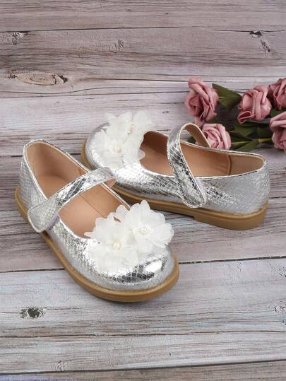 Girls' Silver Flat Shoes With Pearl Flower Round Toe, Princess Style Versatile Children Shoes