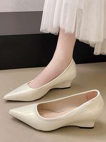 Zapatos de tacón de cuña con punta puntiaguda y diseño slip-on para mujer, nueva llegada primavera/verano 2026, tacón de cuña, versátil, elegantes tacones altos para ir al trabajo - Beis - Ver 5