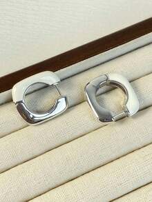 1 Pair Minimalist Chic Sophisticated Geometric Design Unique Everyday Casual Wear Suitable For Gatherings, Parties Copper Hoop Earrings For Women - White - View 4