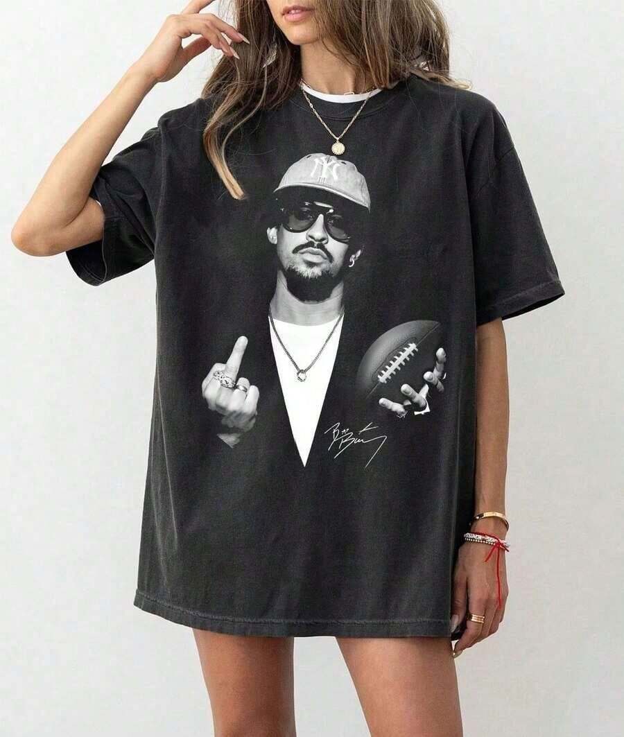 Bunny Football Bad Benito Shirt, BadBunny Bowl 2026 Halftime Show T-Shirt - 黑色 - 查看 1