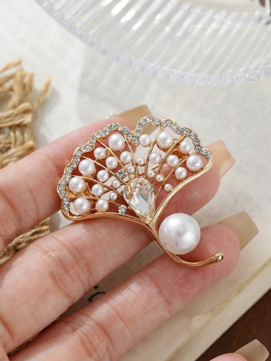 Elegant Hollow Ginkgo Leaf Pearl Brooch, Versatile Accessory For Blazer, Dress, Coat - Gold - View 1