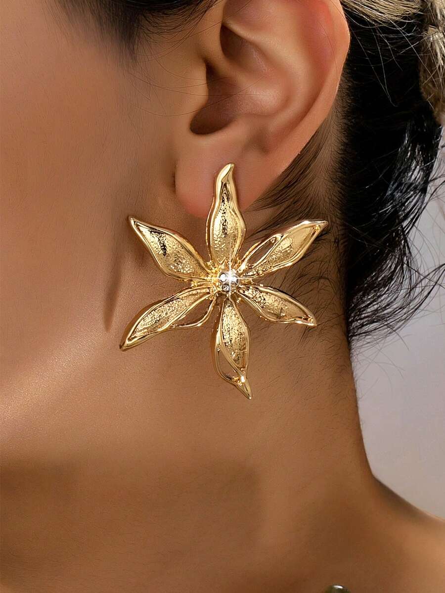 1 Pair Fashionable Rhinestone Flower Decor Stud Earrings, Versatile For Women To Wear To Parties, Gatherings, Formal Events - Yellow Gold - View 1