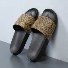 Pantuflas casuales para hombres, pantuflas de moda con diseño de letras impresas, pantuflas de casa planas de EVA suave antideslizante, pantuflas de playa de verano para hombres, pantuflas de ocio para hombres súper cómodas y duraderas antideslizantes, adecuadas para uso diario, pantuflas marrones de talla grande - Marrón - Ver 10