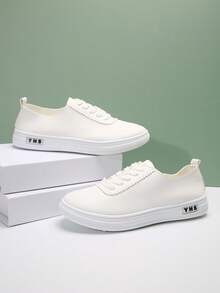 1 Pair Women's New White Student Fashion Flat Slip-On Casual Shoes, Versatile, Lightweight, Simple, Non-Slip, Soft Sole, Canvas Sneakers - White - View 2