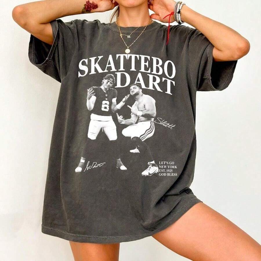 Jaxson Dart Cam Skattebo Football Shirt, Jaxson Dart Tee, Cam Skattebo T-Shirt, New York Football Te - 黑色 - 查看 1