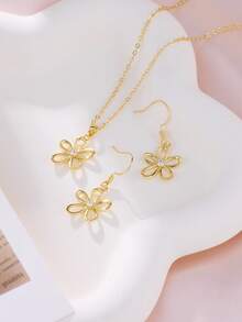 Conjunto de 3 piezas de aretes y collar de mujer con flor de cinco hojas hueca y cristales de estrás, adecuado para uso diario - Conjunto de joyas - Ver 7