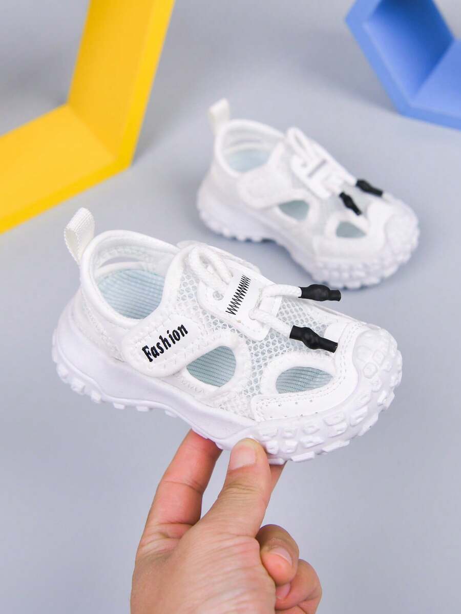 1 Pair Boys' New Summer Beach Shoes, PU Material Soft Sole Fashionable Sandals For Kindergarten - Beige - View 1