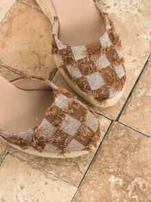 女士时尚藏蓝色坡跟厚底露趾凉鞋，新款春夏圆头草编底露趾凉鞋，绳底无后跟凉鞋，户外舒适大码女鞋，假日休闲度假波西米亚风搭扣高跟舒适交叉绑带沙滩凉鞋 - 摩卡棕 - 查看 7