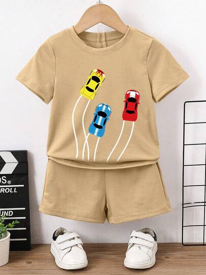 男童休闲汽车图案印花短袖T恤和短裤套装，夏季