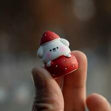 2/6pcs Cute Strawberry Puppy Mini Sculpture, Suitable For Car Dashboard Decor - Perfect For Decorating Your Car Dashboard, Computer Desk, Office Computer Screen, And Office Desk. These Are Small Decorative Items And Gifts (Using Non-Trace Adhesive).