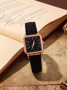 三件套优雅女士石英表套装，复古风格女士配饰套装（包含黑色/白色/粉色皮表带石英表，搭配玫瑰金方形表盘）。采用柔软皮革制成，饰以精致的玫瑰金点缀，方形表盘搭配简约的数字刻度，散发着优雅简约的风格，适合搭配各种服饰。 - 彩色 - 查看 6