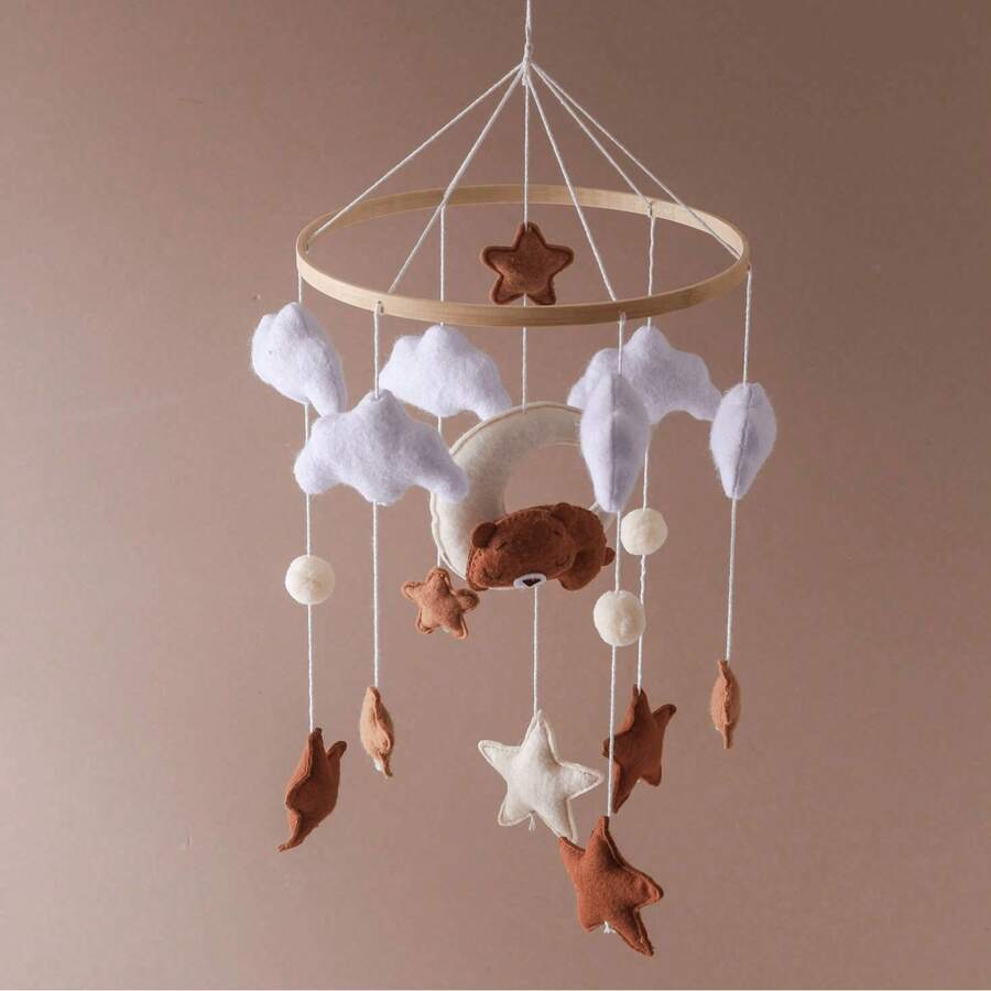 棕色毛毡熊风铃挂饰，适用于婴儿床、婴儿车、育婴室，促进宝宝手眼协调能力，北欧风格