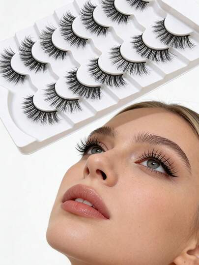 7对假睫毛，采用柔软的仿貂毛制成。它们适合作为日常妆容的自然美妆工具。