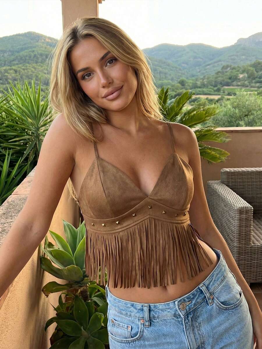 Top corto tirantes de ante con tachuelas y flecos para mujer, escote en V y tirantes finos, estilo occidental, ideal para conciertos y uso casual en verano - Marrón claro - Ver 1