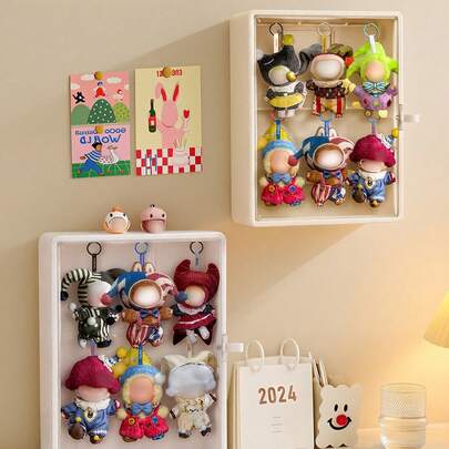 1个透明亚克力展示收纳柜，适用于娃娃，带挂钩，可整齐收纳娃娃，免钻孔壁挂式设计，防尘，非常适合存放和展示各种系列的乙烯基娃娃（不含娃娃）。
