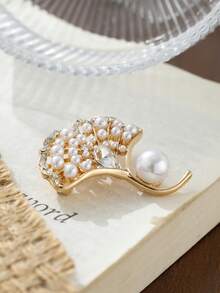 Elegant Hollow Ginkgo Leaf Pearl Brooch, Versatile Accessory For Blazer, Dress, Coat - Gold - View 2