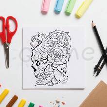24页骷髅系列涂色书，精美插图，是放松身心和欣赏艺术的理想之选。是送给哥特风女孩的绝佳生日礼物，也适合开学季、情人节、复活节和狂欢节等节日。可用作文具、办公用品或房间装饰。尺寸：7.9 x 7.9 英寸。 - 骷髏2 - 查看 7