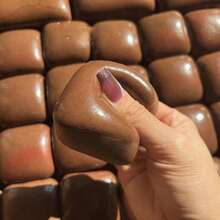 1个超柔软迷你吐司造型捏捏乐玩具，挤压解压，逼真食物模型，复活节、新年、情人节、生日、送给朋友和家人的完美礼物 - 彩色 - 查看 6