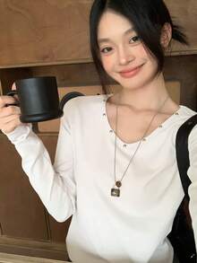 铆钉设计叠穿女式打底衫，长袖T恤，时尚韩版独特休闲上衣，适合秋冬季节穿着，白色春季款 - 白色 - 查看 2