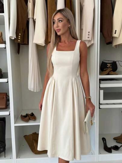 Vestido elegante de verano de unicolor con cuello cuadrado y sin mangas con pliegues