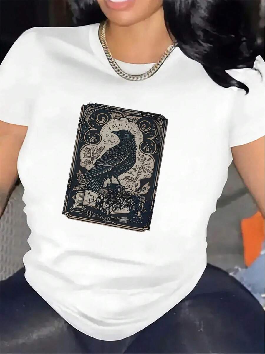 Camiseta de mujer con estilo gótico, estampado de cuervos y cuervos - Manga corta, cuello redondo, estilo bohemio en negro y blanco, duradera para uso casual y formal, lavable a máquina para todas las estaciones, adecuada para el hogar, cafeterías, oficina - Diseño de arte de cuervos - Blanco - Ver 1