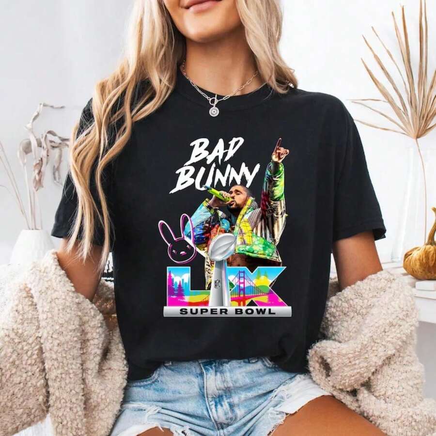 Comfort Colorss Benito Bowl T-Shirt  Puerto Rico Football Shirt  Football Fan Shirt  Game Day Fan Gift  Bunny Bowl Shirt - 黑色 - 查看 1