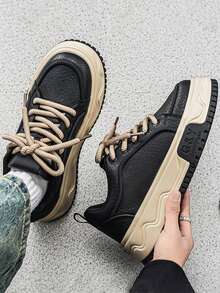 New Men's Black Textured Thick Sole Sneakers, Retro Casual Style With Wavy Midsole Details, Suitable For Daily Wear & Hangouts With Friends - Black - View 4