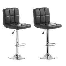 HappyWare Set de 2 Bancos Altos para Barra Giratorios 360° con Respaldo Acolchonado y Altura Ajustable. Diseño moderno y minimalista ideal para cocina, barra o desayunador. Ajuste de altura por sistema hidráulico (aprox. 95 – 115 cm). Respaldo acolchonado para mayor comodidad y mejor postura + reposapiés metálico integrado. Asiento cómodo con tapizado acolchado de fácil limpieza. Estructura resistente con base amplia de metal cromado que brinda estabilidad y durabilidad. Bancos altos giratorios ideales para barras, islas de cocina, desayunadores, bares en casa o restaurantes. Soportan hasta 120 kg por banco. Fáciles de armar y de estilo contemporáneo que combina con cualquier espacio. - Negro - Ver 11