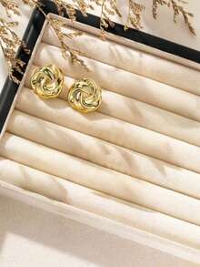 2只独特金属编织扭纹耳环，时尚金色耳钉，百搭配饰，适合女性日常佩戴，是送给妈妈、女朋友、家人的绝佳礼物 - 金色 - 查看 3