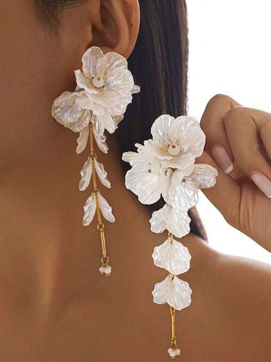 1Pair Elegant 3D White Color Flower  Earrings, Delicate Luxury Petal Long Tassels Jewelry,  Ladies'  Party Earrings,Friendship Gifts(Random Delivery)(Random Delivery) - 隨機的 - 查看 1